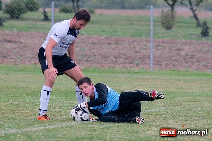 Zdjęcie w galerii na portalu naszraciborz.pl: Puchar Polski: Kanonada w Borucinie. Naprzód na kolanach wiadomości z regionu
