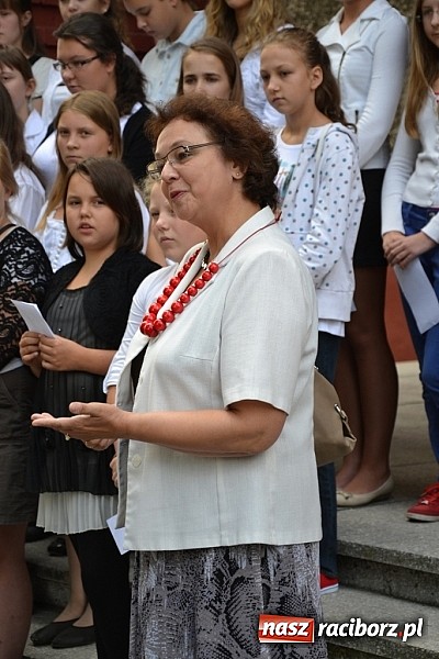 Zdjęcie w galerii na portalu naszraciborz.pl: Idą szlakiem Sobieskiego i sadzą lipy wiadomości z regionu