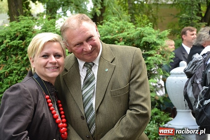 Zdjęcie w galerii na portalu naszraciborz.pl: Idą szlakiem Sobieskiego i sadzą lipy wiadomości z regionu