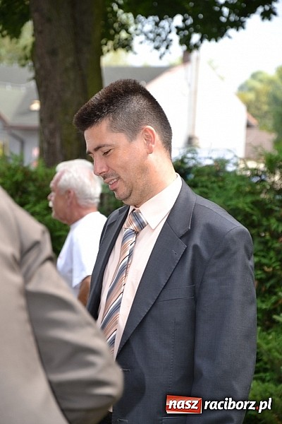 Zdjęcie w galerii na portalu naszraciborz.pl: Idą szlakiem Sobieskiego i sadzą lipy wiadomości z regionu