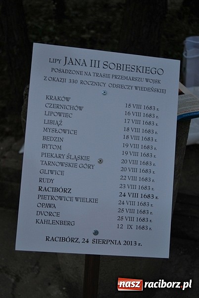 Zdjęcie w galerii na portalu naszraciborz.pl: Skromne sadzenie lipy przy SP 15 wiadomości z regionu