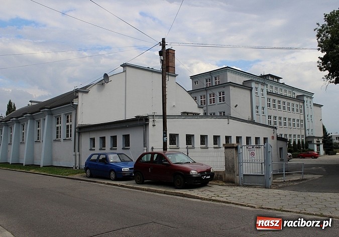 Zdjęcie w galerii na portalu naszraciborz.pl: Z przodu lukier, z tyłu katastrofa wiadomości z regionu