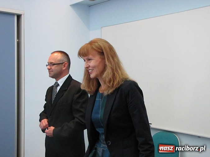 Zdjęcie w galerii na portalu naszraciborz.pl: Dziewiętnastu nauczycieli z mianowaniem wiadomości z regionu