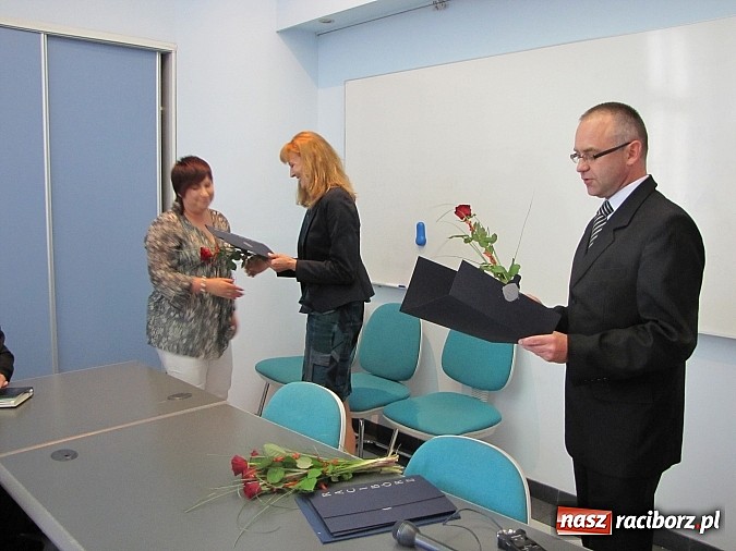 Zdjęcie w galerii na portalu naszraciborz.pl: Dziewiętnastu nauczycieli z mianowaniem wiadomości z regionu