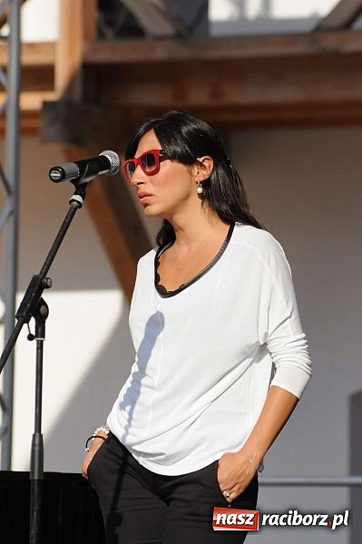 Zdjęcie w galerii na portalu naszraciborz.pl: Piękne Włoszki miały dziś próbę na zamku wiadomości z regionu