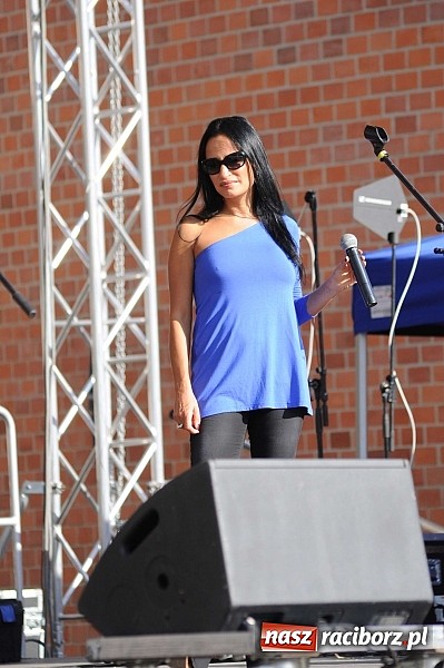 Zdjęcie w galerii na portalu naszraciborz.pl: Piękne Włoszki miały dziś próbę na zamku wiadomości z regionu