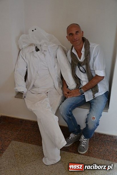 Zdjęcie w galerii na portalu naszraciborz.pl: Piękne Włoszki miały dziś próbę na zamku wiadomości z regionu