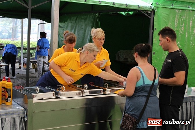 Zdjęcie w galerii na portalu naszraciborz.pl: Festyn rafakowców w Szymocicach wiadomości z regionu
