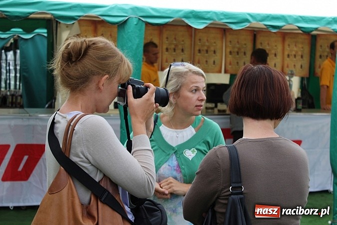 Zdjęcie w galerii na portalu naszraciborz.pl: Festyn rafakowców w Szymocicach wiadomości z regionu