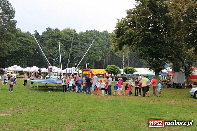 Zdjęcie w galerii na portalu naszraciborz.pl: Festyn rafakowców w Szymocicach wiadomości z regionu