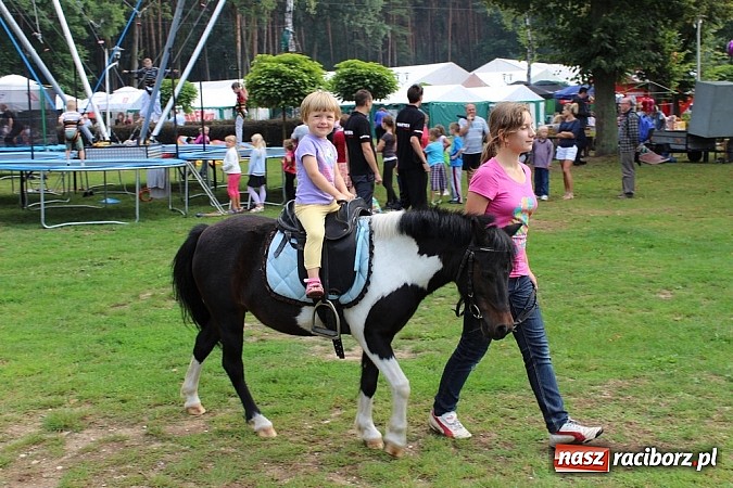 Zdjęcie w galerii na portalu naszraciborz.pl: Festyn rafakowców w Szymocicach wiadomości z regionu