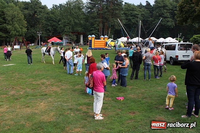 Zdjęcie w galerii na portalu naszraciborz.pl: Festyn rafakowców w Szymocicach wiadomości z regionu