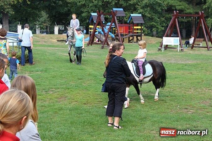 Zdjęcie w galerii na portalu naszraciborz.pl: Festyn rafakowców w Szymocicach wiadomości z regionu