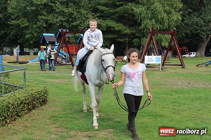 Zdjęcie w galerii na portalu naszraciborz.pl: Festyn rafakowców w Szymocicach wiadomości z regionu