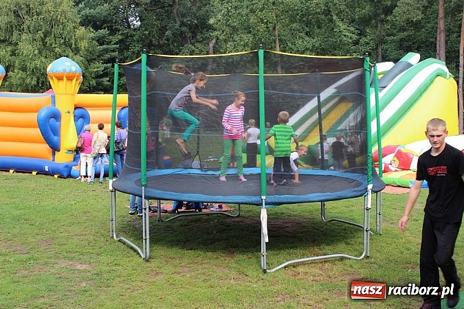 Zdjęcie w galerii na portalu naszraciborz.pl: Festyn rafakowców w Szymocicach wiadomości z regionu