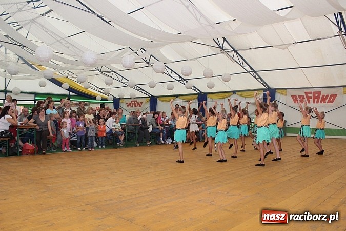 Zdjęcie w galerii na portalu naszraciborz.pl: Festyn rafakowców w Szymocicach wiadomości z regionu