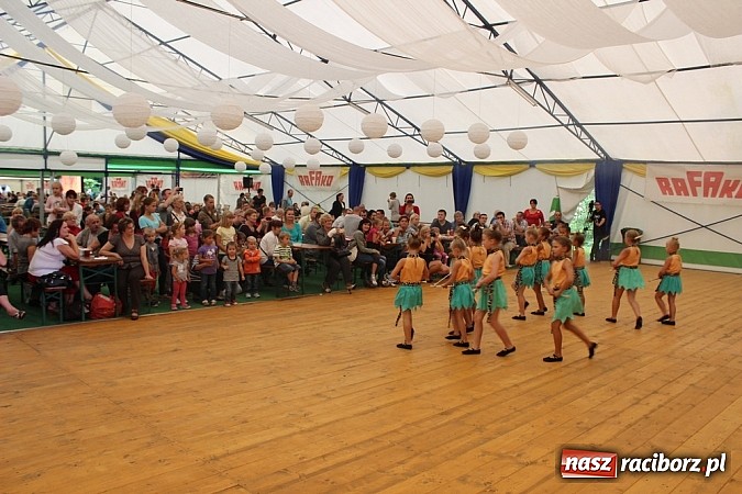 Zdjęcie w galerii na portalu naszraciborz.pl: Festyn rafakowców w Szymocicach wiadomości z regionu