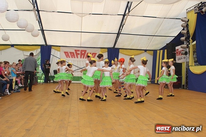 Zdjęcie w galerii na portalu naszraciborz.pl: Festyn rafakowców w Szymocicach wiadomości z regionu