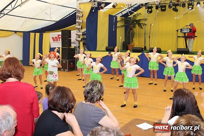 Zdjęcie w galerii na portalu naszraciborz.pl: Festyn rafakowców w Szymocicach wiadomości z regionu