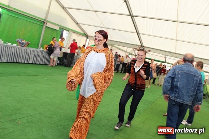 Zdjęcie w galerii na portalu naszraciborz.pl: Festyn rafakowców w Szymocicach wiadomości z regionu