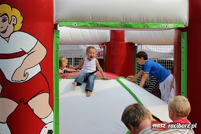 Zdjęcie w galerii na portalu naszraciborz.pl: Festyn rafakowców w Szymocicach wiadomości z regionu