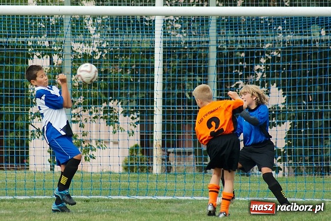 Zdjęcie w galerii na portalu naszraciborz.pl: Trampkarze Tworkowa lepsi przy Tuwima wiadomości z regionu
