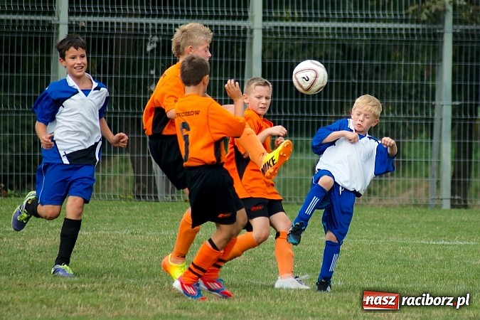 Zdjęcie w galerii na portalu naszraciborz.pl: Trampkarze Tworkowa lepsi przy Tuwima wiadomości z regionu