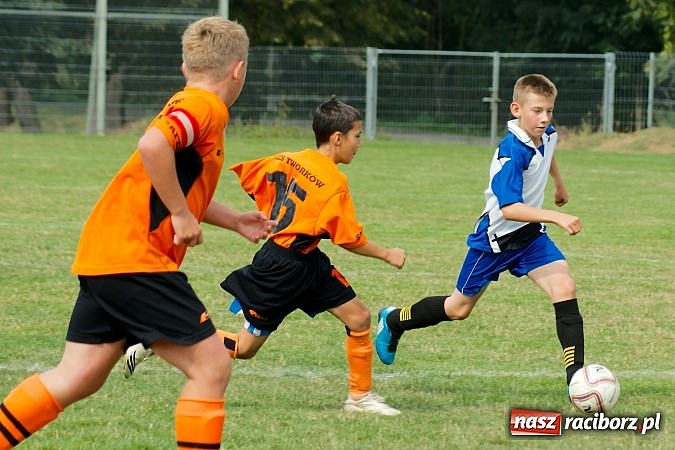 Zdjęcie w galerii na portalu naszraciborz.pl: Trampkarze Tworkowa lepsi przy Tuwima wiadomości z regionu