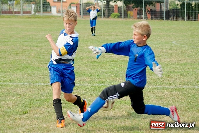 Zdjęcie w galerii na portalu naszraciborz.pl: Trampkarze Tworkowa lepsi przy Tuwima wiadomości z regionu