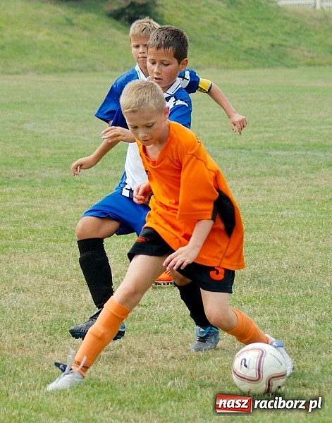 Zdjęcie w galerii na portalu naszraciborz.pl: Trampkarze Tworkowa lepsi przy Tuwima wiadomości z regionu