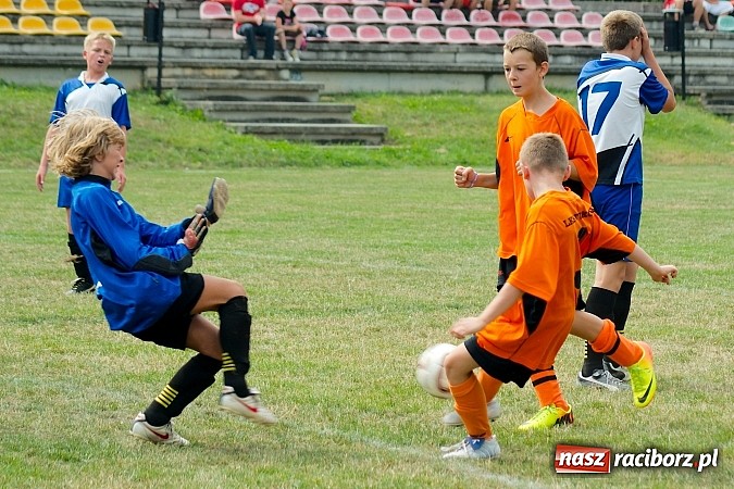 Zdjęcie w galerii na portalu naszraciborz.pl: Trampkarze Tworkowa lepsi przy Tuwima wiadomości z regionu