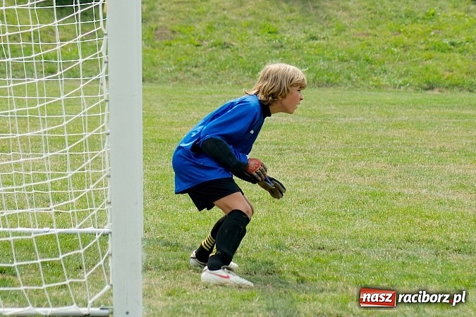 Zdjęcie w galerii na portalu naszraciborz.pl: Trampkarze Tworkowa lepsi przy Tuwima wiadomości z regionu