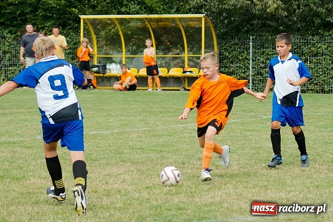 Zdjęcie w galerii na portalu naszraciborz.pl: Trampkarze Tworkowa lepsi przy Tuwima wiadomości z regionu
