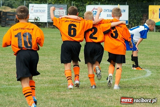 Zdjęcie w galerii na portalu naszraciborz.pl: Trampkarze Tworkowa lepsi przy Tuwima wiadomości z regionu