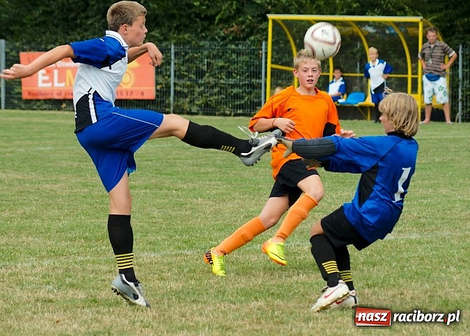 Zdjęcie w galerii na portalu naszraciborz.pl: Trampkarze Tworkowa lepsi przy Tuwima wiadomości z regionu