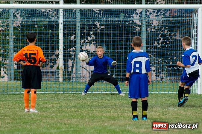 Zdjęcie w galerii na portalu naszraciborz.pl: Trampkarze Tworkowa lepsi przy Tuwima wiadomości z regionu