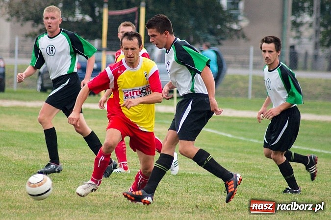 Zdjęcie w galerii na portalu naszraciborz.pl: Strzelanina w Zabełkowie. Pierwszy punkt gospodarzy wiadomości z regionu
