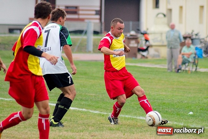 Zdjęcie w galerii na portalu naszraciborz.pl: Strzelanina w Zabełkowie. Pierwszy punkt gospodarzy wiadomości z regionu