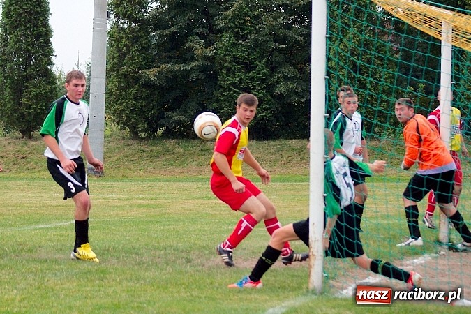 Zdjęcie w galerii na portalu naszraciborz.pl: Strzelanina w Zabełkowie. Pierwszy punkt gospodarzy wiadomości z regionu