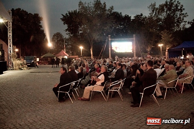 Zdjęcie w galerii na portalu naszraciborz.pl: Wyjątkowy koncert na zamku na finał powiatowych dożynek wiadomości z regionu