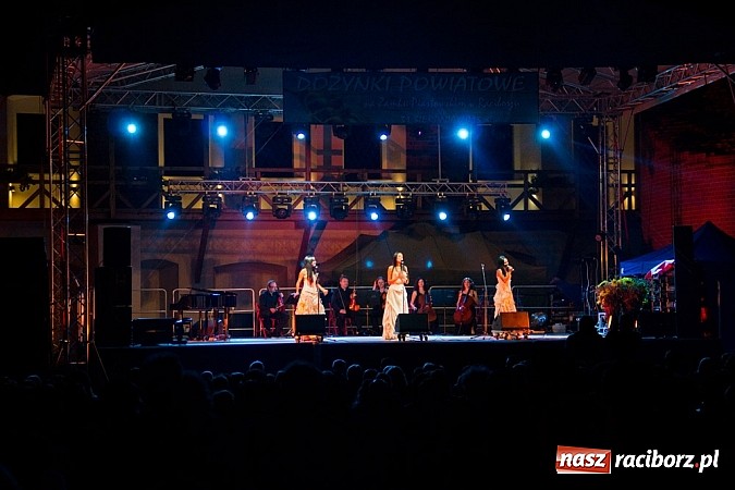Zdjęcie w galerii na portalu naszraciborz.pl: Wyjątkowy koncert na zamku na finał powiatowych dożynek wiadomości z regionu