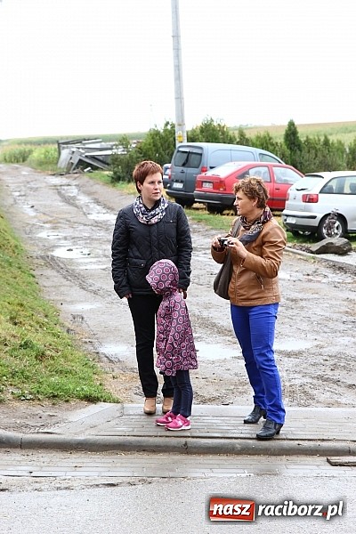 Zdjęcie w galerii na portalu naszraciborz.pl: Święto plonów w Żerdzinach z mażoretkami wiadomości z regionu