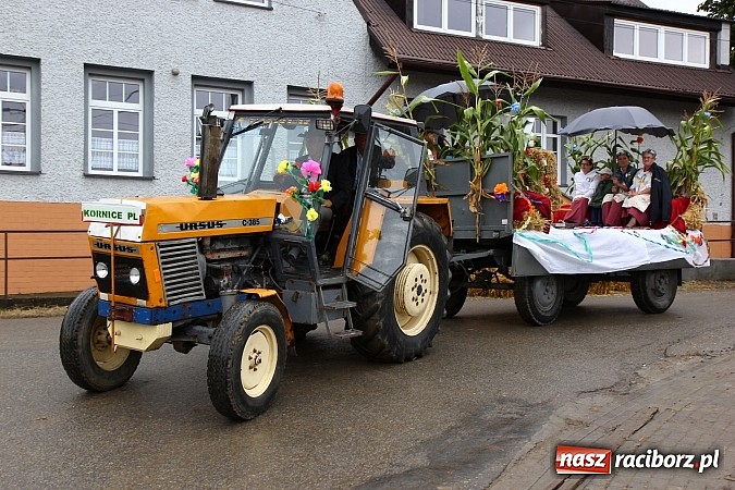 Zdjęcie w galerii na portalu naszraciborz.pl: Święto plonów w Żerdzinach z mażoretkami wiadomości z regionu