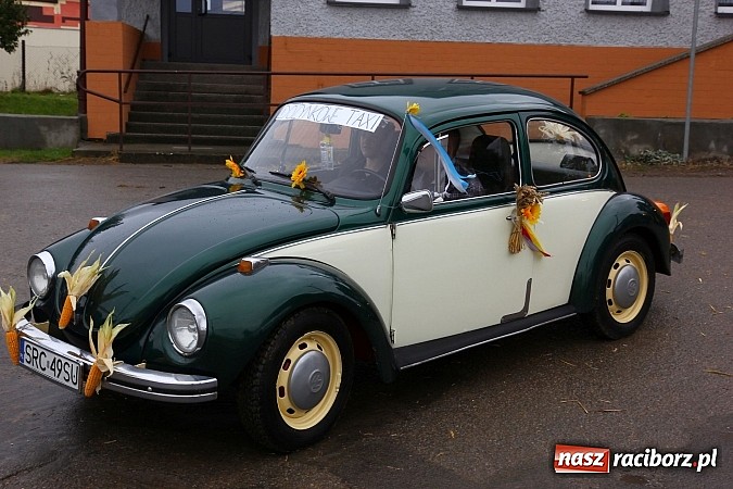 Zdjęcie w galerii na portalu naszraciborz.pl: Święto plonów w Żerdzinach z mażoretkami wiadomości z regionu