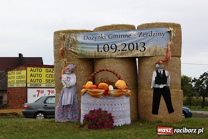 Zdjęcie w galerii na portalu naszraciborz.pl: Święto plonów w Żerdzinach z mażoretkami wiadomości z regionu