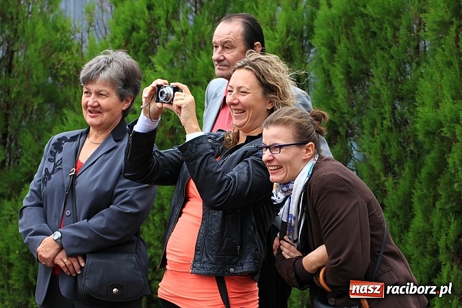 Zdjęcie w galerii na portalu naszraciborz.pl: Święto plonów w Żerdzinach z mażoretkami wiadomości z regionu