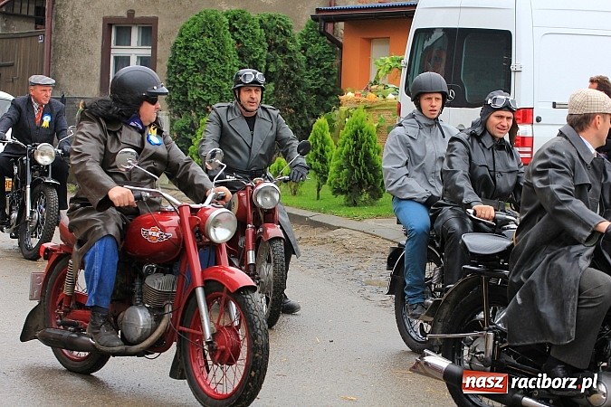 Zdjęcie w galerii na portalu naszraciborz.pl: Święto plonów w Żerdzinach z mażoretkami wiadomości z regionu