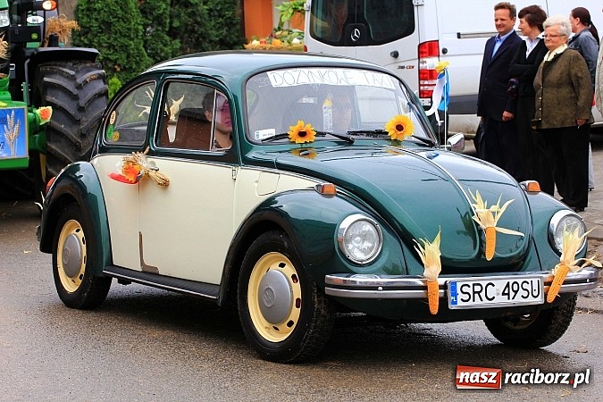 Zdjęcie w galerii na portalu naszraciborz.pl: Święto plonów w Żerdzinach z mażoretkami wiadomości z regionu