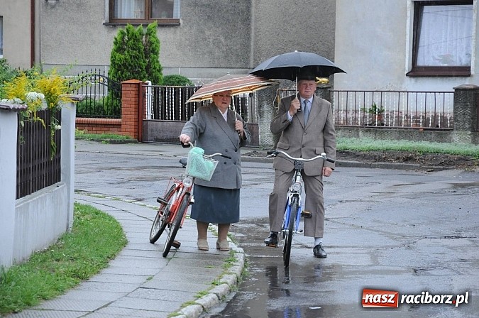 Zdjęcie w galerii na portalu naszraciborz.pl: W Tworkowie dziękowali za plony z misjonarzem wiadomości z regionu