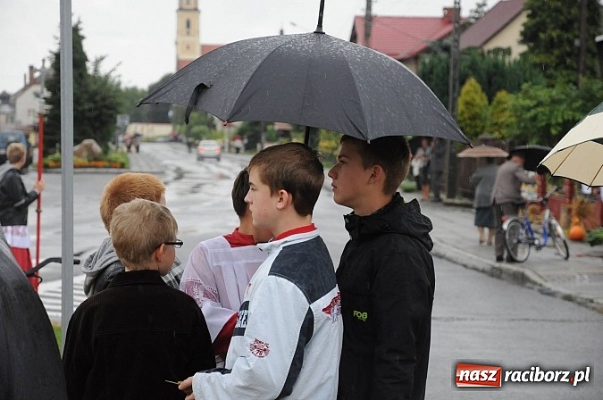 Zdjęcie w galerii na portalu naszraciborz.pl: W Tworkowie dziękowali za plony z misjonarzem wiadomości z regionu